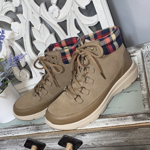 Skechers Shoes - Skechers Plaid Lace Up Boot On The Go Glacier Ultra Size 6.5